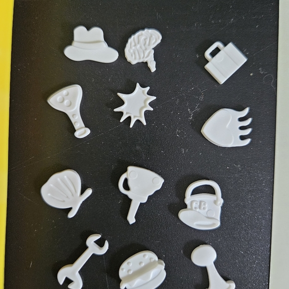 Spongebob operation Milton Bradley mint contition no buzz great deal light works - Picture 11 of 15